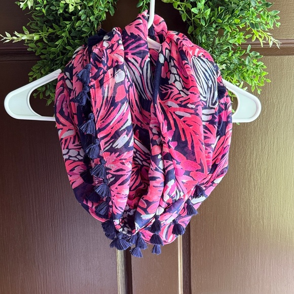 Lilly Pulitzer Infinity Scarf - Picture 1 of 4
